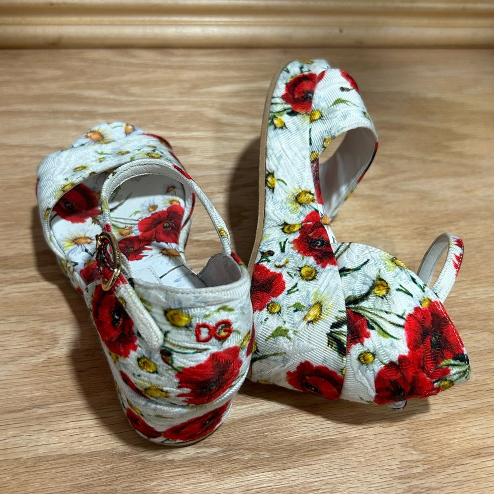 ๐ฆ Dolce & Gabbana Toddler Sandal Shoes